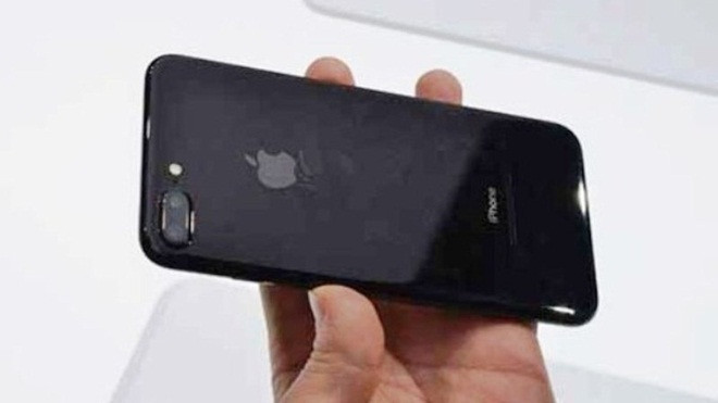 Xem biểu diễn văn nghệ bên hồ Hoàn Kiếm, nữ Đại sứ bị lấy cắp điện thoại iPhone 6S Ảnh 2