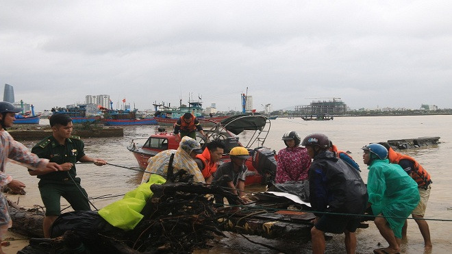 Thi thể thanh niên nhảy cầu Thuận Phước cùng bạn được tìm thấy cách hiện trường gần 15km Ảnh 2
