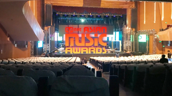 Siêu hot: Những hình ảnh lắp đặt đầu tiên của sân khấu MAMA tại Việt Nam Ảnh 2