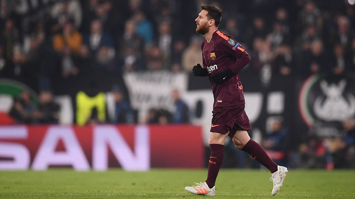 M.U thua sốc, Messi lại cúi đầu trước Ronaldo tại Champions League Ảnh 2