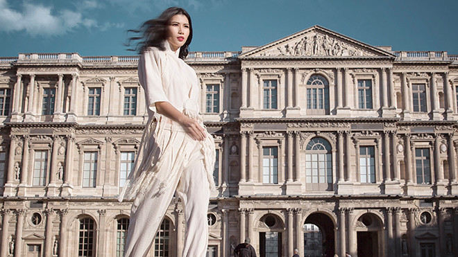 Lấy chồng bác sĩ, tốt nghiệp Thạc sĩ kinh tế, Trang Lạ vẫn miệt mài làm mẫu ảnh Ảnh 2