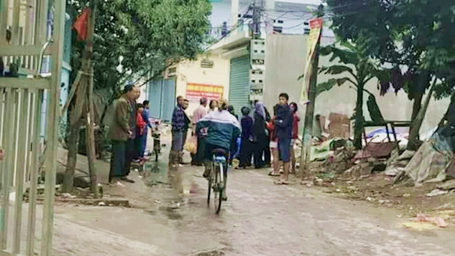 Thi thể bé sơ sinh còn nguyên dây rốn trước ngõ khu nhà trọ công nhân Ảnh 2