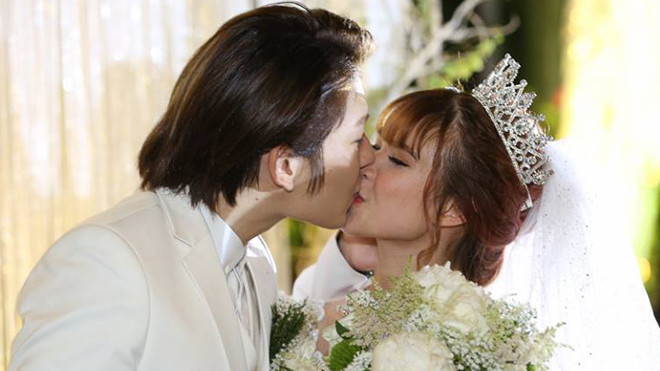 Không thể tình hơn, Khởi My - Kelvin Khánh hôn nhau 15 giây trong tiệc cưới Ảnh 2