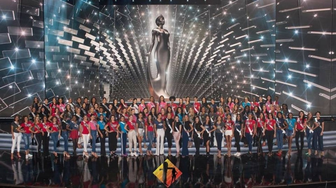 Hé lộ hình ảnh sân khấu hoành tráng đêm chung kết Miss Universe 2017 Ảnh 2