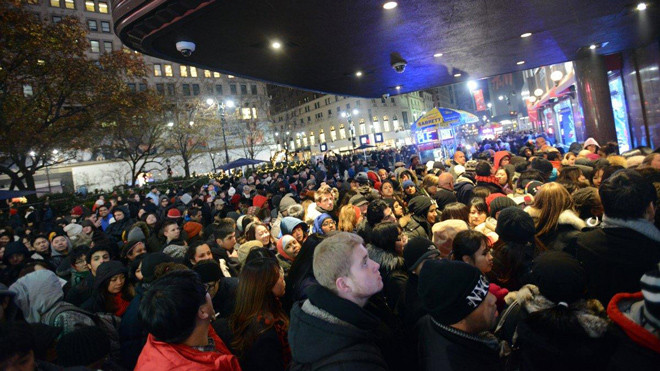 Ám ảnh những chuyện dở khóc dở cười ngày Black Friday: Đi vệ sinh ngay tại chỗ, nhét tôm hùm vào… quần lót để hôi của Ảnh 2