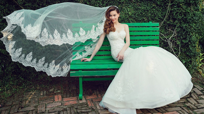 Diện váy cưới trắng tinh khôi, Hồ Ngọc Hà hóa 'cô dâu' kiều diễm Ảnh 2