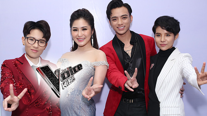 Chung kết Giọng hát Việt nhí 2017: Vũ Cát Tường diện váy cá tính, Soobin - Tiên Cookie nổi bật với sắc đỏ Ảnh 2