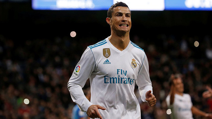 Ronaldo giải hạn đúng lúc giúp Real thắng nghẹt thở trên sân nhà Ảnh 2