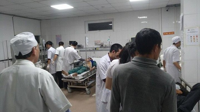 Sập giàn giáo tại Nghệ An, hàng chục người nhập viện cấp cứu Ảnh 2