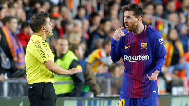 Messi điên tiết vì bị mất trắng bàn thắng hợp lệ, fan chê La Liga lạc hậu Ảnh 2