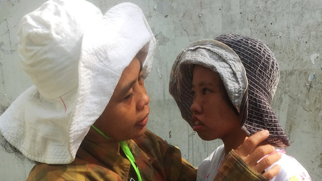 Cô gái 17 tuổi ngày ngày ngồi trên xe đạp mẹ chở khắp Sài Gòn Ảnh 2