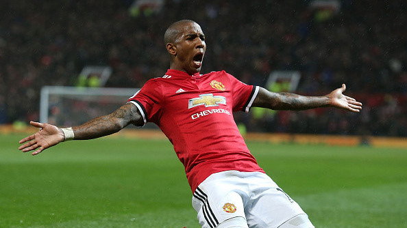 Young và MU: Khi tình yêu lại chớm nở lúc về chiều Ảnh 2