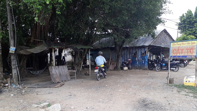 Chủ quán đâm khách trọng thương khi thấy vợ ngồi nhậu cùng Ảnh 2