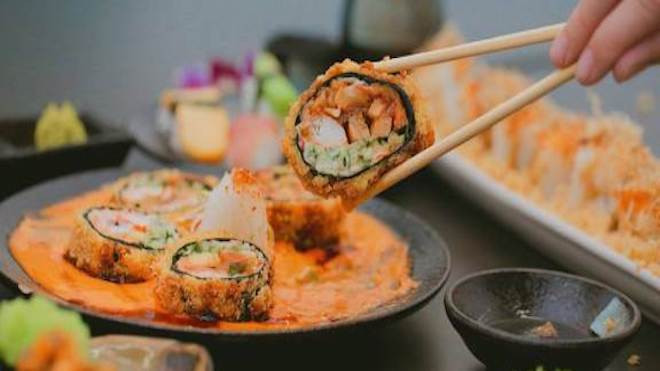 Quán sushi chuẩn vị Nhật nhưng với mức giá vô cùng Việt Nam thế này sao lại bỏ qua Ảnh 2