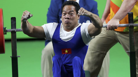 Lê Văn Công vô địch, phá kỷ lục cử tạ thế giới Người khuyết tật Ảnh 2