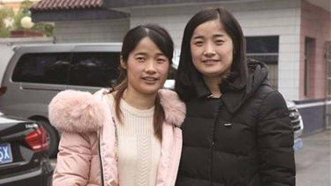 Như chưa hề có cuộc chia ly: Cặp song sinh bất ngờ gặp lại nhau sau 26 năm xa cách Ảnh 2