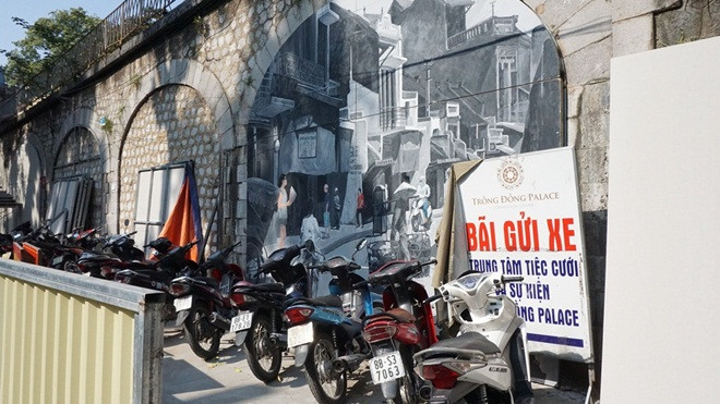 Phố 'sống ảo' ở Hà Nội bị bỏ hoang, thành bãi trông xe Ảnh 2