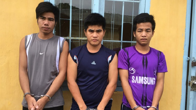 Người phụ nữ ngất xỉu khi bị 3 tên cướp vào nhà khống chế dọa giết Ảnh 2