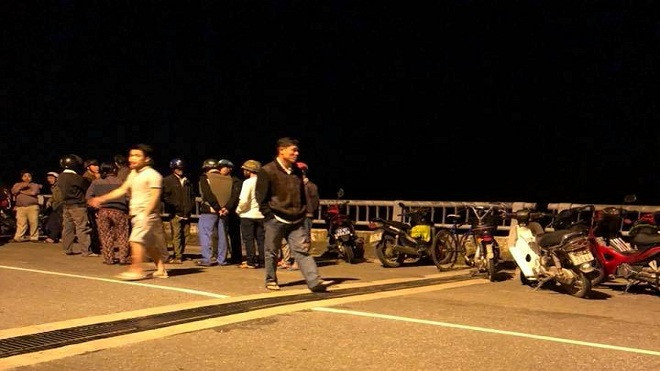 Nam sinh lớp 11 có hoàn cảnh khó khăn nhảy cầu tự tử trên đường đi học về Ảnh 2