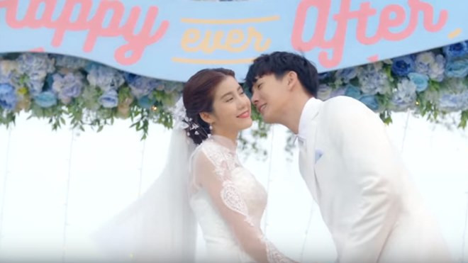 Đúng đêm giáng sinh năm nay, Push Puttichai - Esther Supreeleela sẽ về chung một nhà Ảnh 2