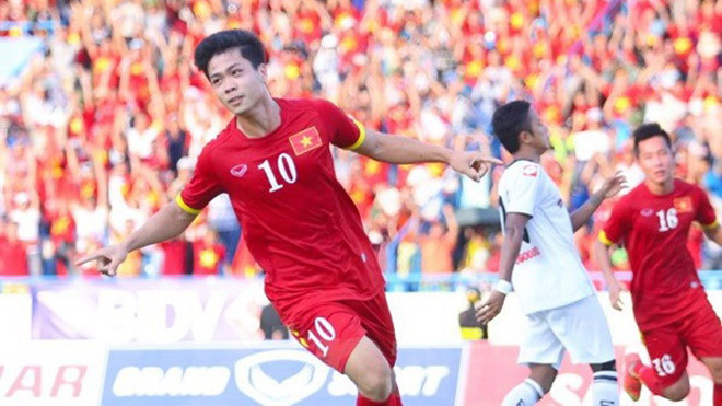 Phá lưới Thái Lan, Công Phượng là cầu thủ ghi bàn nhiều nhất Việt Nam năm 2017 Ảnh 2