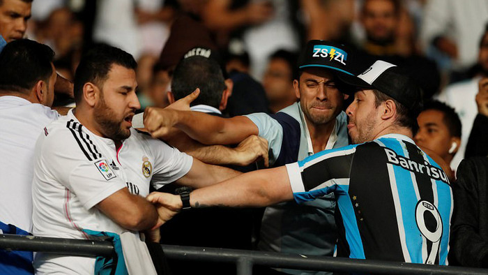 Fan đánh nhau to sau khi Ronaldo ghi siêu phẩm giúp Real vô địch FIFA Club World Cup Ảnh 2