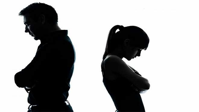 Ly hôn vì vợ … xăm chân mày Ảnh 2