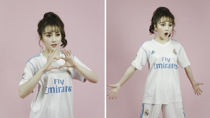 'Hot girl' Real Madrid Thùy Dung ăn mừng như Ronaldo trong bộ ảnh độc 'tiếp lửa' El Clasico Ảnh 2