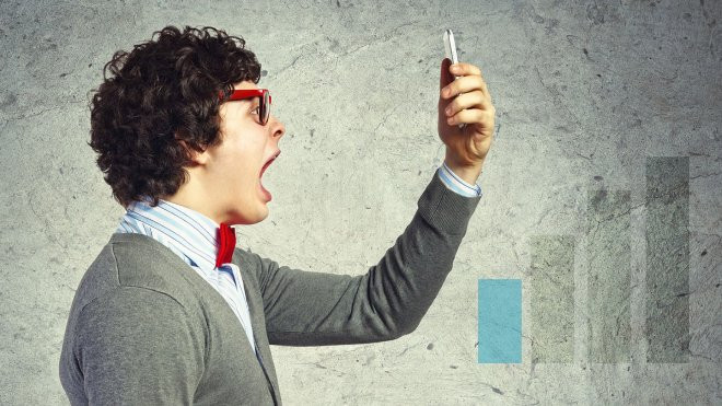 Khi sóng yếu ai cũng giơ điện thoại lên cao, nhưng sự thật nó chẳng có ích gì Ảnh 2