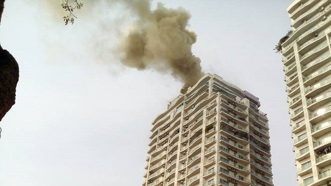 Cháy lớn ở tầng thượng chung cư cao tầng, nhiều cư dân sơ tán Ảnh 2