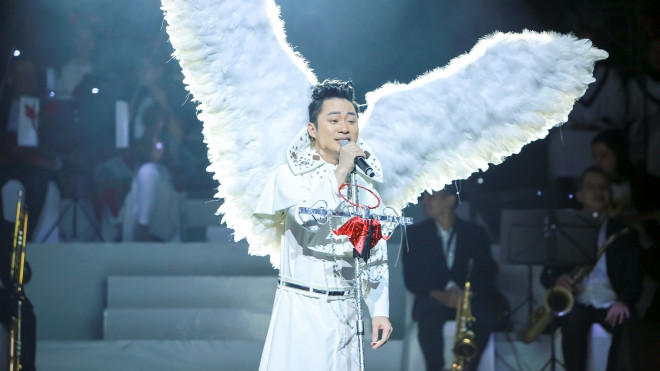 Từng nhận xét 'bolero là thụt lùi', Tùng Dương vẫn ngẫu hứng hát bolero ngay trên sân khấu Ảnh 2