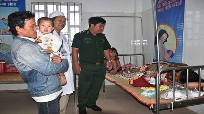 Sản phụ miền Tây sinh con trên đường đi tránh bão số 16 Ảnh 2