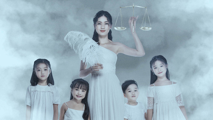 Á hậu Thanh Tú hoá thân nữ thần công lý chống xâm hại tình dục trẻ em Ảnh 2