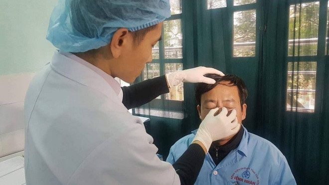 Bắt khẩn cấp nam thanh niên đánh gãy xương sống mũi bác sĩ Ảnh 2