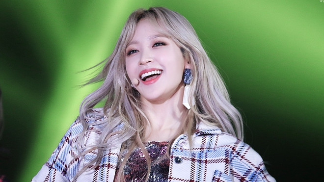 Lộ ‘trán hói’, Hani (EXID) vẫn được netizen hết lời khen với màn 'lột xác' trên sân khấu Ảnh 2