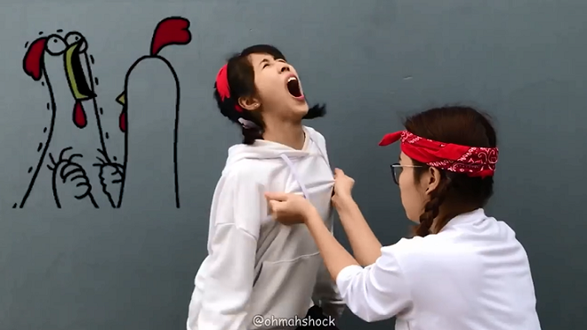 Clip 'nhái sticker' siêu lầy lội của 2 cô gái Việt từng lên cả 9gag! Ảnh 2
