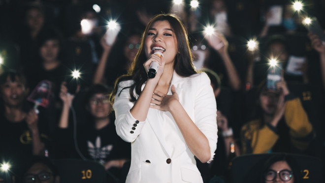 Mới đầu năm 2018, Đồng Ánh Quỳnh đã âm thầm chuẩn bị quà công phu tặng fan Ảnh 2