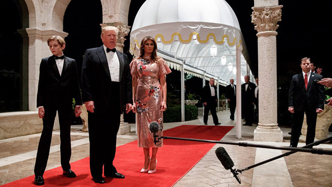 Có gì bên trong bữa tiệc xa xỉ đón năm mới cùng Tổng thống Mỹ Donald Trump? Ảnh 2