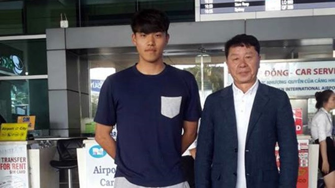 Quân sư của bầu Đức mang 'bom tấn' Hàn Quốc sang HAGL thử việc Ảnh 2