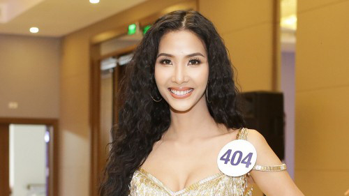 Hoàng Thuỳ xuất sắc chiến thắng giải thưởng Gương mặt đẹp nhất tại HHHV Việt Nam 2017 Ảnh 2