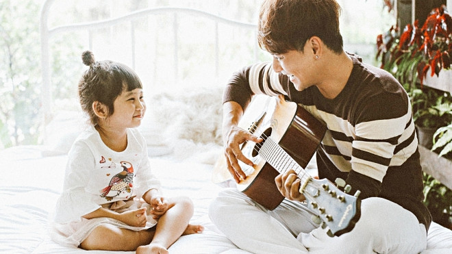 Ưng Đại Vệ 'khoe' bộ ảnh đáng yêu bên con gái Ảnh 2