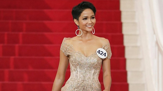 Tân HHHV Việt Nam H'Hen Niê phải vay 4 triệu đồng để đi thi đêm chung kết Ảnh 2