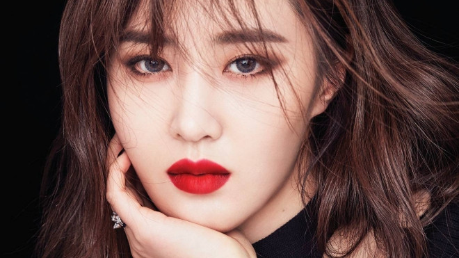 Yuri - Thành viên đầu tiên của SNSD trình làng ca khúc solo trong năm 2018 Ảnh 2