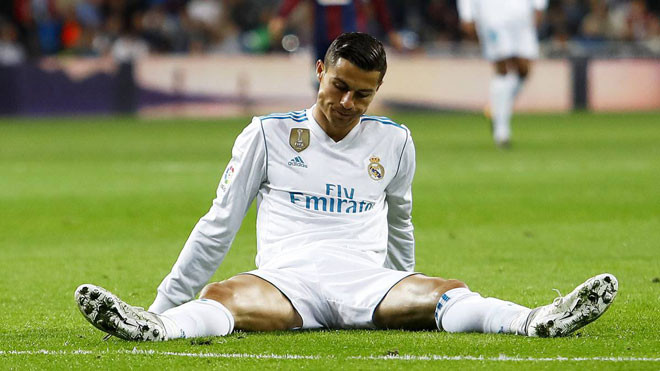 Chán nản vì bị Chủ tịch Perez phản bội, Ronaldo sắp 'đào tẩu' khỏi Real Ảnh 2