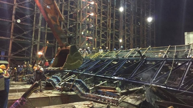 Sập giàn giáo kinh hoàng lúc rạng sáng, 6 người thương vong Ảnh 2