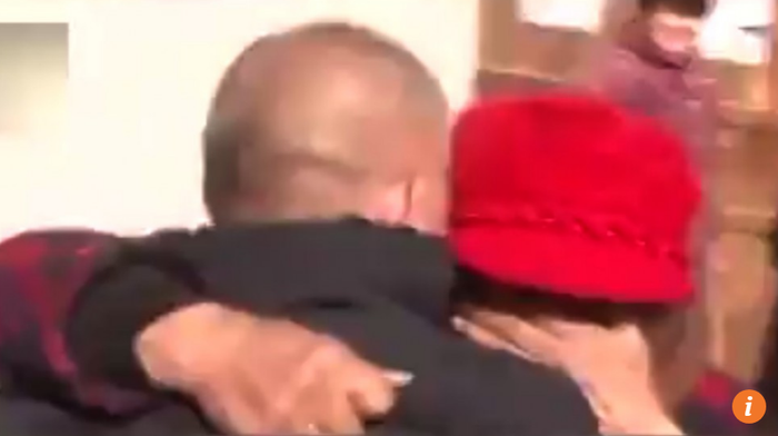 Xúc động cảnh người phụ nữ đoàn tụ với chồng con sau 23 năm ly tán vì mất trí nhớ Ảnh 2