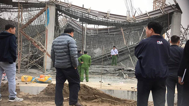 Đình chỉ thi công công trình sập giàn giáo khiến 6 người thương vong Ảnh 2