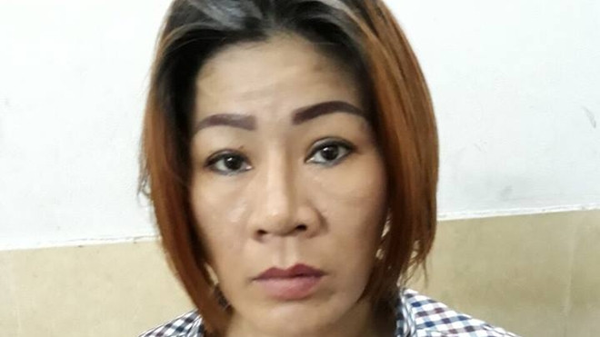 Lợi dụng người đàn ông say xỉn, 'nữ quái' sờ soạng tìm chìa khóa rồi trộm xe máy phóng đi Ảnh 2