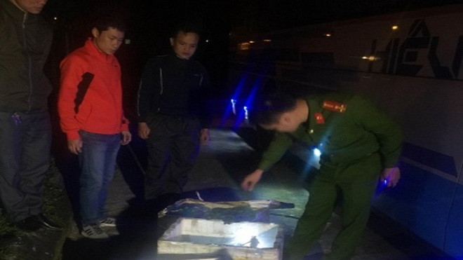 Hàng trăm kg thịt động vật hôi thối theo xe khách vào… quán nhậu Ảnh 2