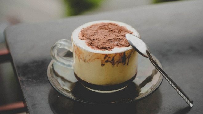 Khám phá ly cafe + trứng - Thức uống bình dân khiến hàng triệu người say đắm ở Hà Nội Ảnh 2